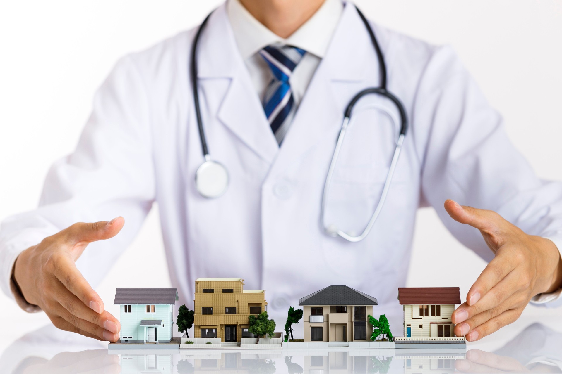 House model and male doctor